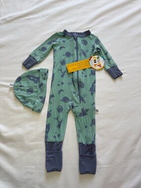 NWT Baby Space Print Zip Sleeper w/ Hat 🌙🚀